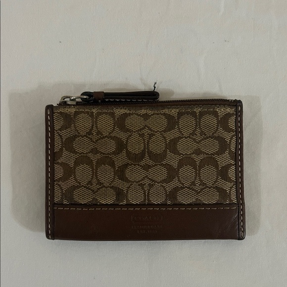 Coach Card Holder - Signature Logo - Key Chain Coin Purse - Picture 1 of 4